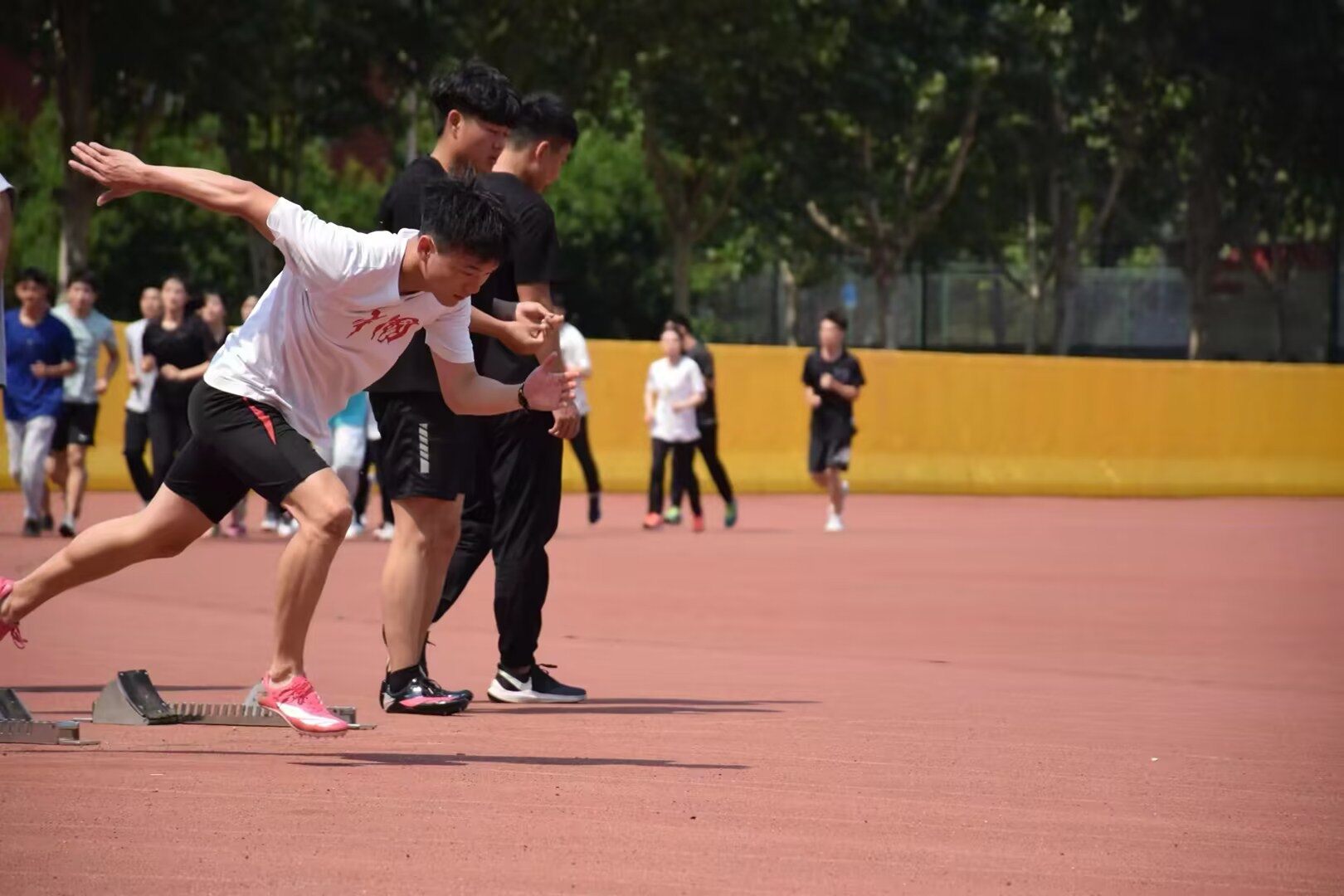 瑞火人物|明星教练李希猛：24岁，少年感的「爹」