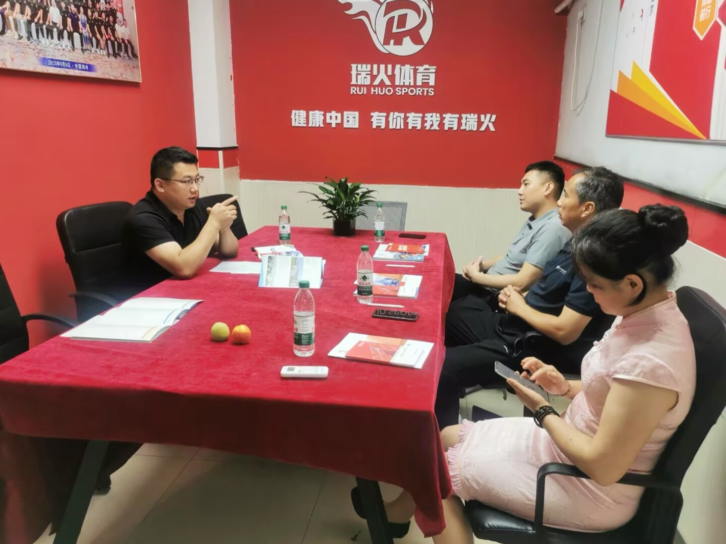 校企合作 | 武汉科技大学体育学院参访瑞火体育