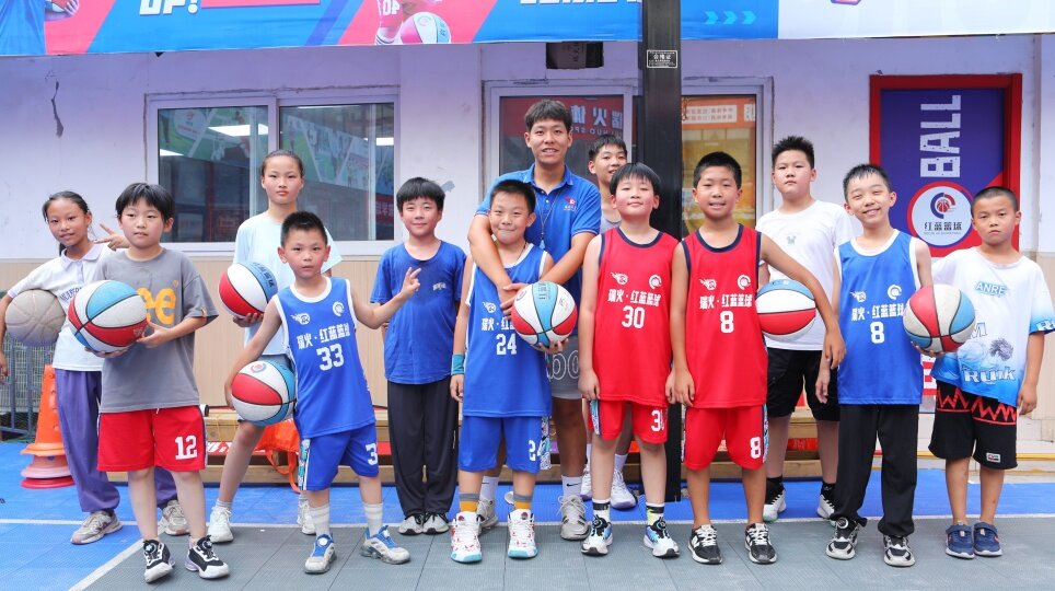 瑞火人物 | 明星教练袁鸿基：斜杠青年拥有超能力