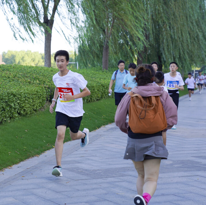 瑞火体育「共筑奥运梦·瑞火健康跑」百人健康跑活动圆满结束