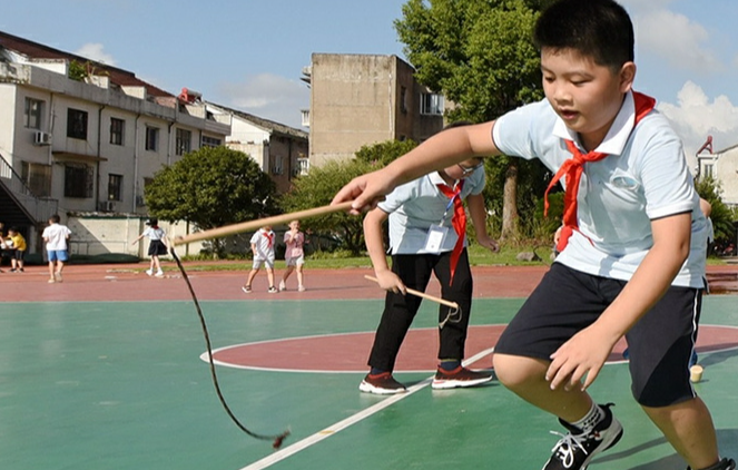 人民日报评论:不该消失的课间10分钟